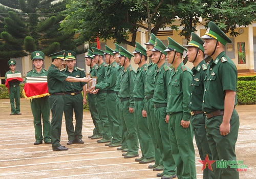 Bộ đội Biên phòng tỉnh Đắk Nông bế giảng huấn luyện chiến sĩ mới